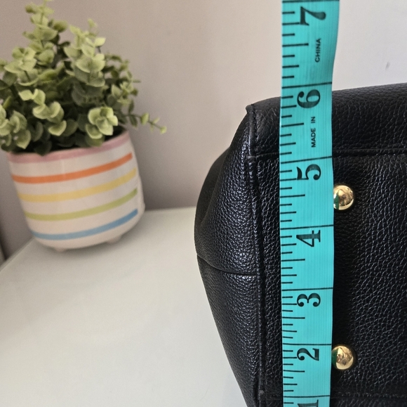 Tignanello Black Leather Multi Pocket Handbag - Picture 12 of 15